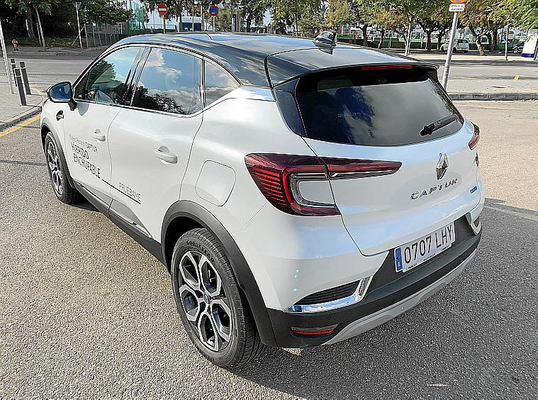 Su parte trasera destaca entre los Renault por ser diferente.